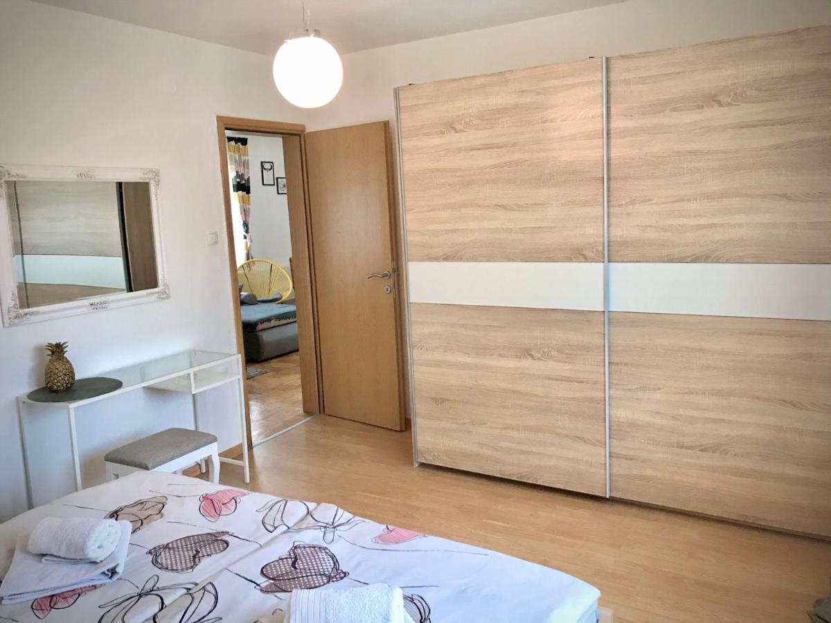Apartment Gabriela Раковица Екстериор снимка