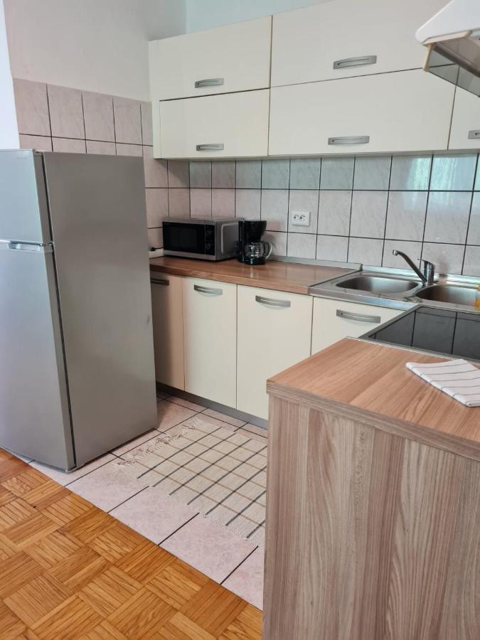 Apartment Gabriela Раковица Екстериор снимка