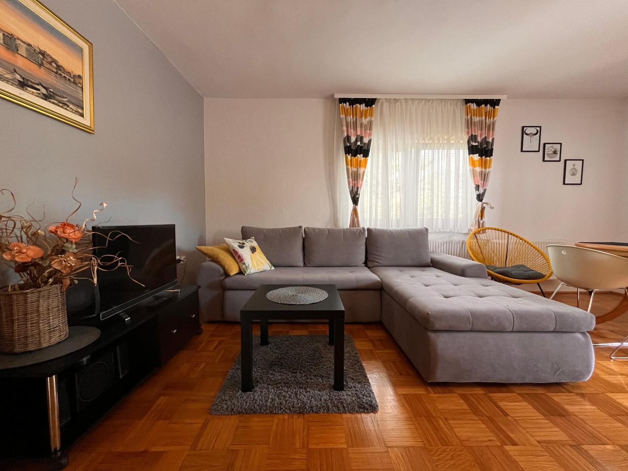Apartment Gabriela Раковица Екстериор снимка