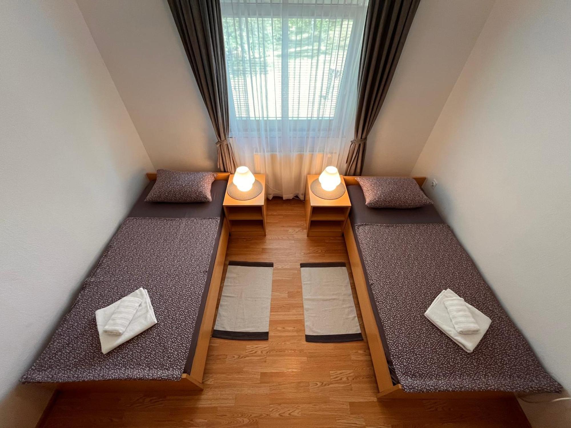 Apartment Gabriela Раковица Екстериор снимка